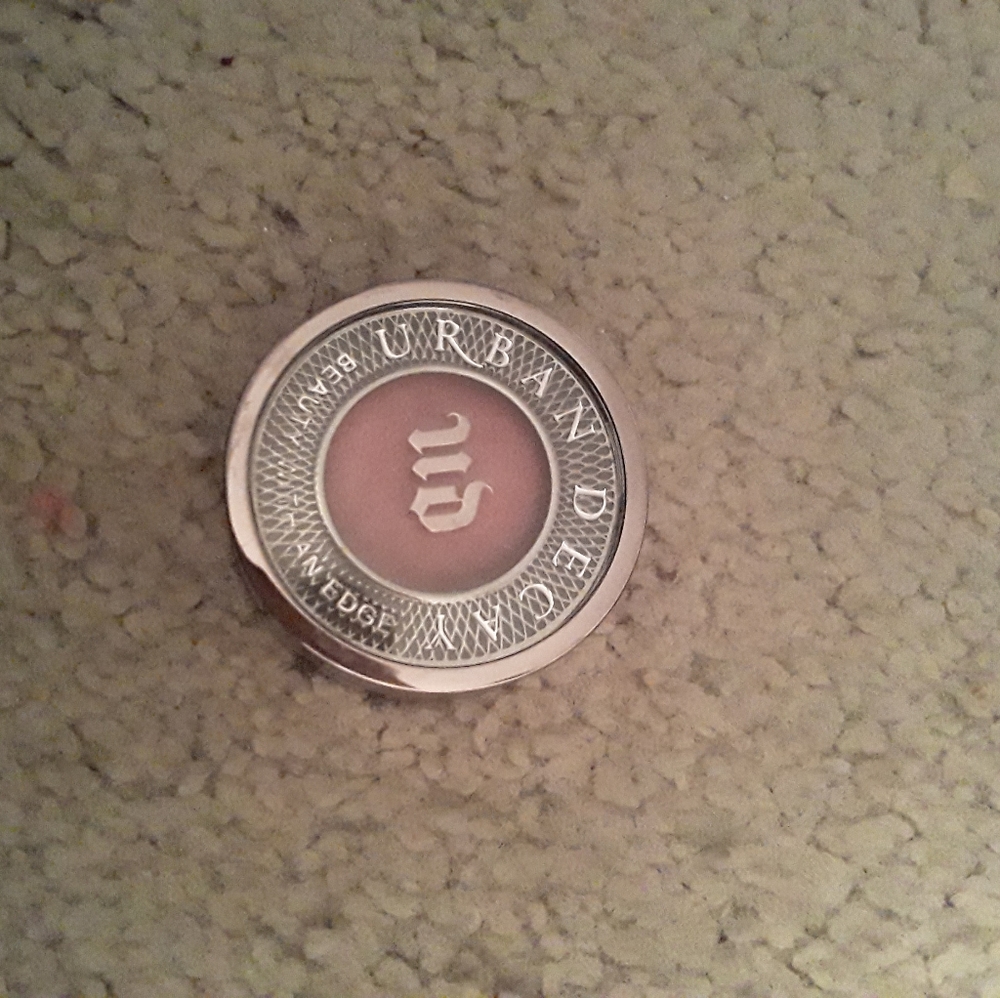 brand new Urban decay eyeshadow